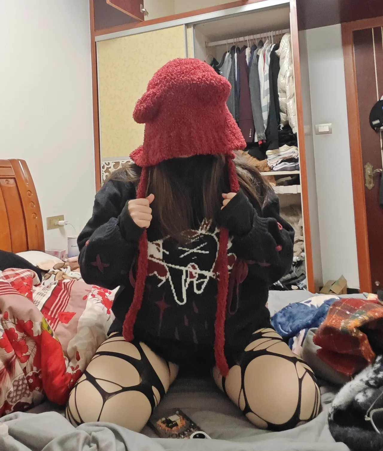 何静萱 page 1 full