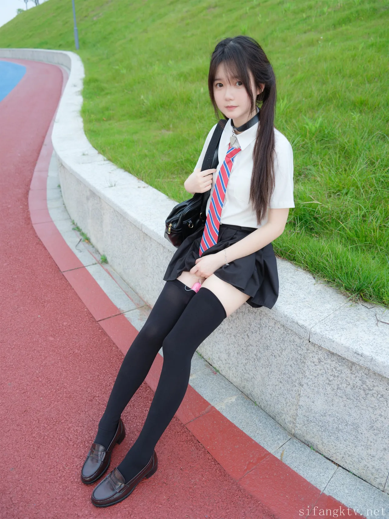 小恩黑丝 page 10 full